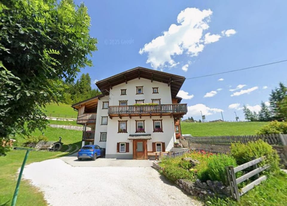 Camera a San Cassiano Apartment in Trentino-South Tyrol