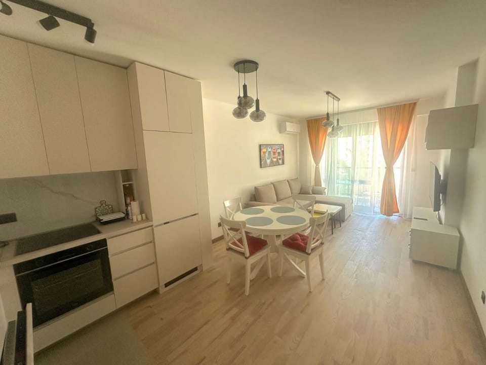 Summer Breeze Apartment Bar Apartment in Montenegro