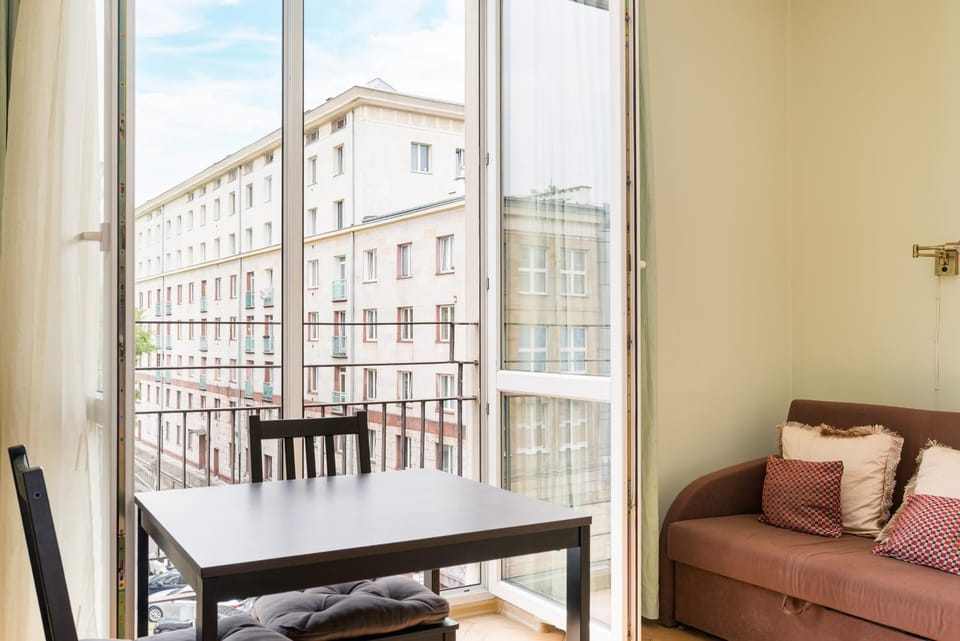View (from property/room), Living room, Seating area, Dining area