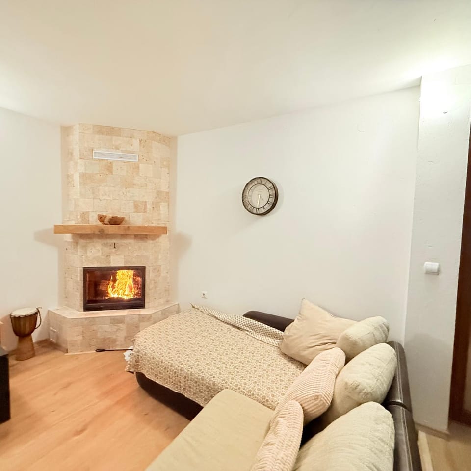 BBQ facilities, Kitchen or kitchenette, Dining area, stove