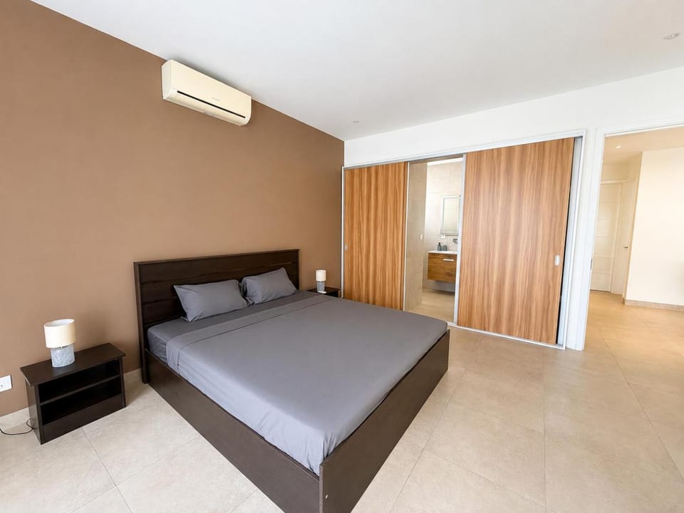 Photo of the whole room, wardrobe, air conditioner
