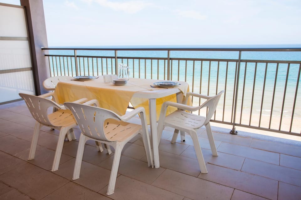 Property building, Balcony/Terrace