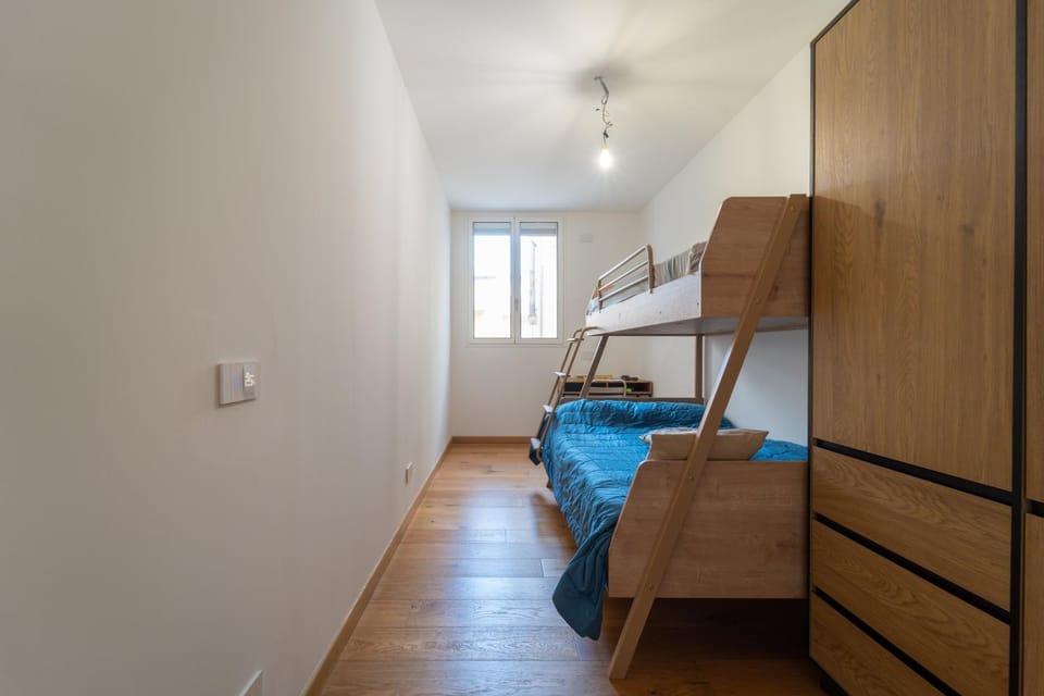 Bed, Photo of the whole room, Bedroom, bunk bed