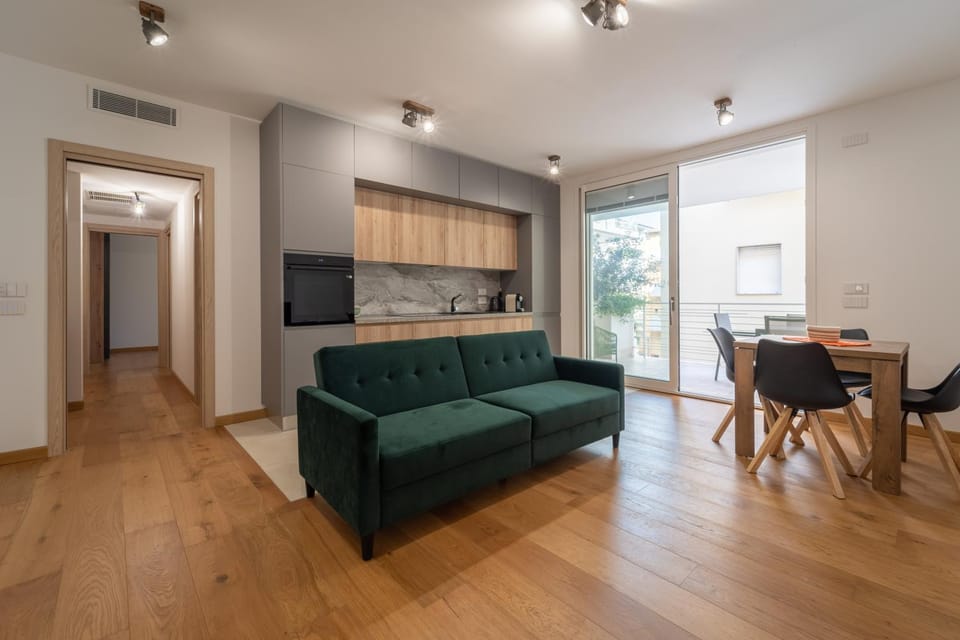 Kitchen or kitchenette, Living room, Seating area, Dining area, stove