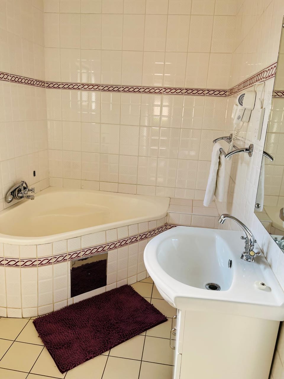 Ledula Guesthouse Bed and Breakfast in North West, South Africa