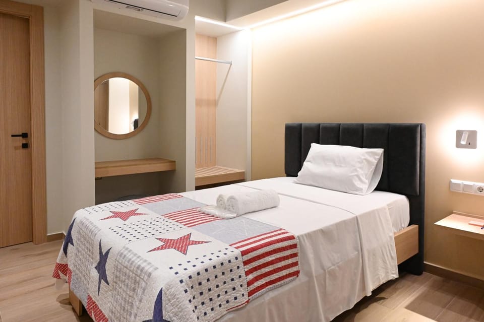 Bed, Bedroom, wardrobe