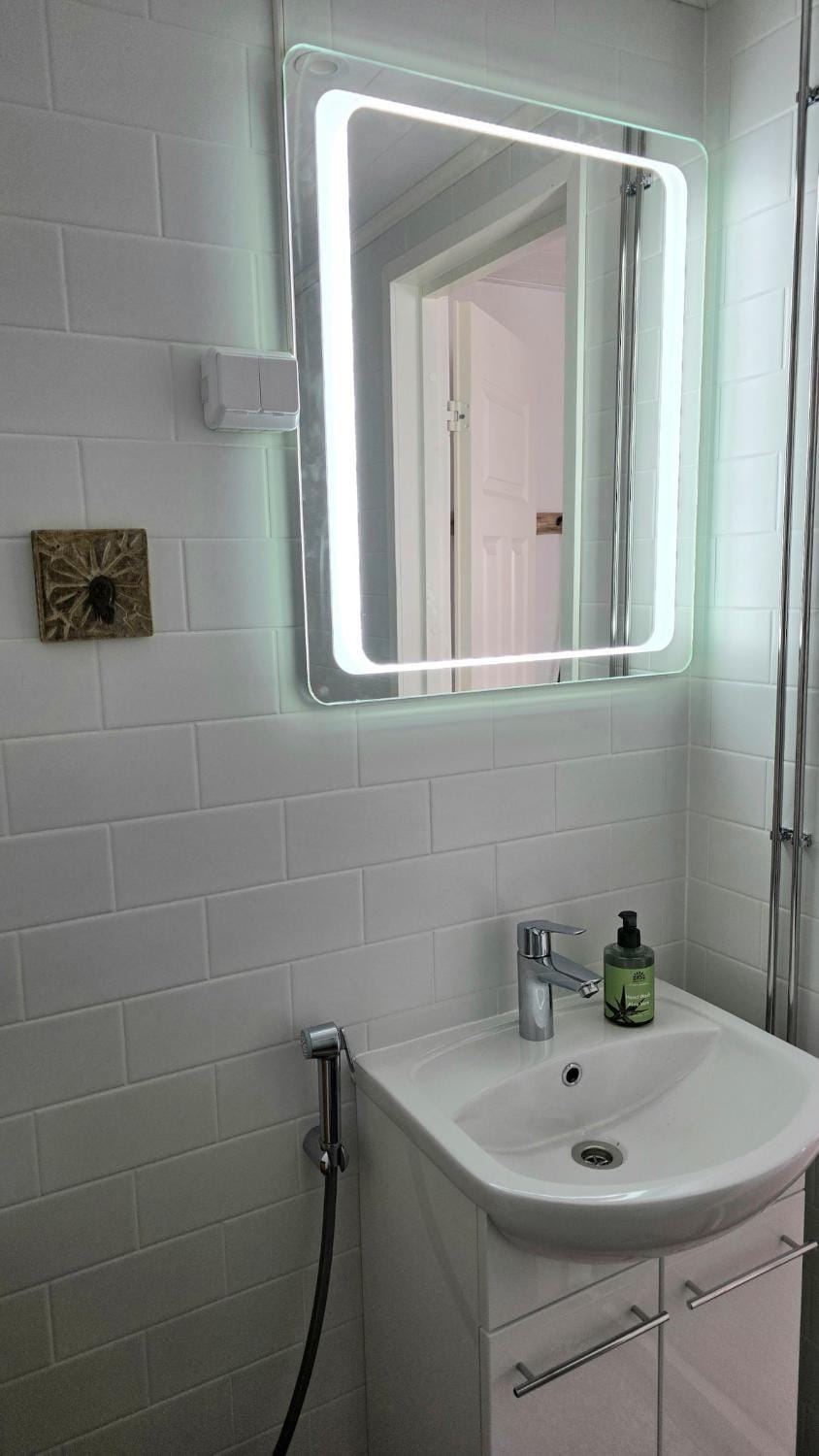 Bright two room apartment in a prime location Apartment in Uusimaa