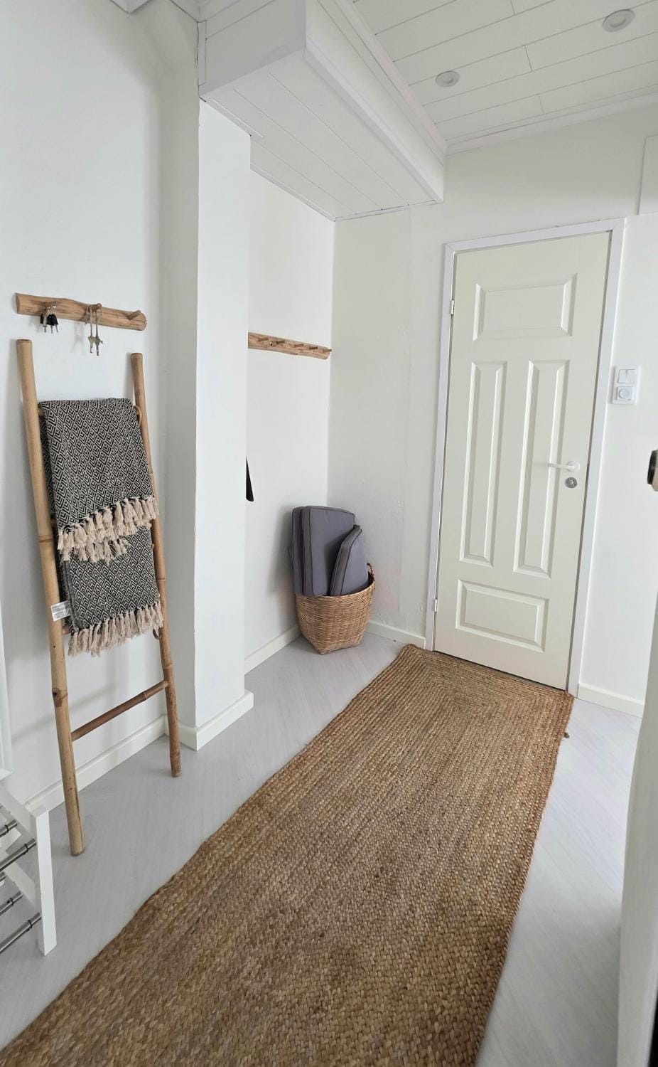 Bright two room apartment in a prime location Apartment in Uusimaa
