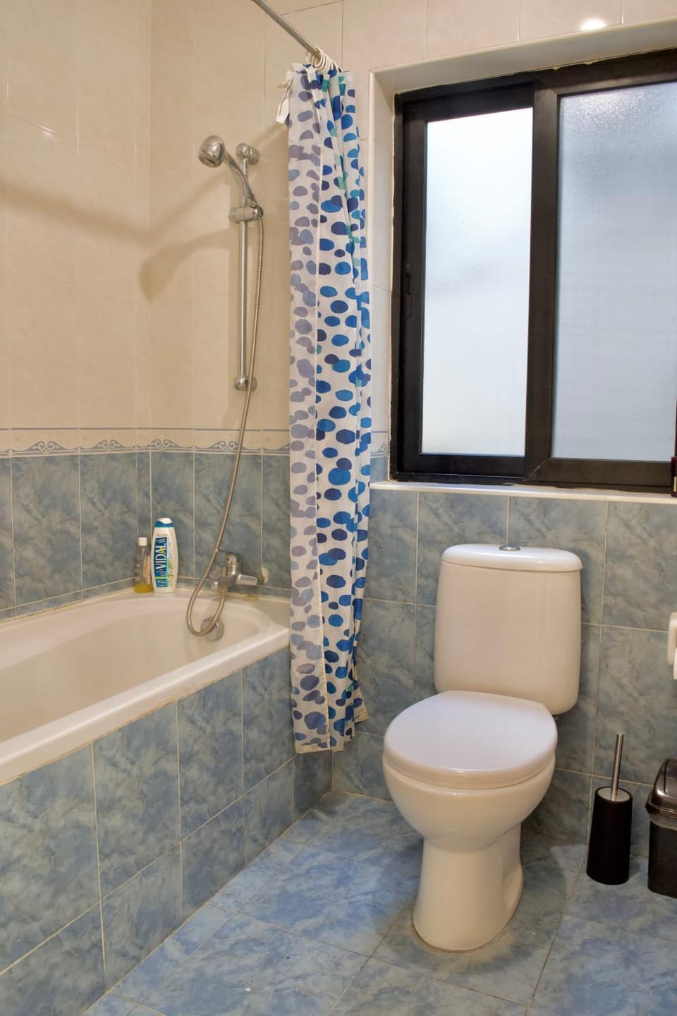 Private Rooms - 2 Bedroom Shared Apartment in Blata l-Bajda - Close to Valletta Bed and Breakfast in Malta