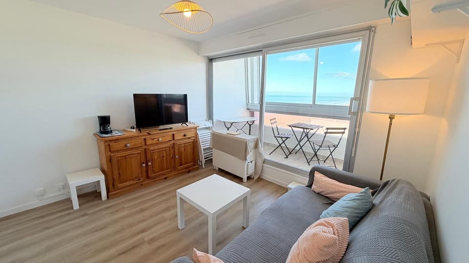 Living room, Sea view