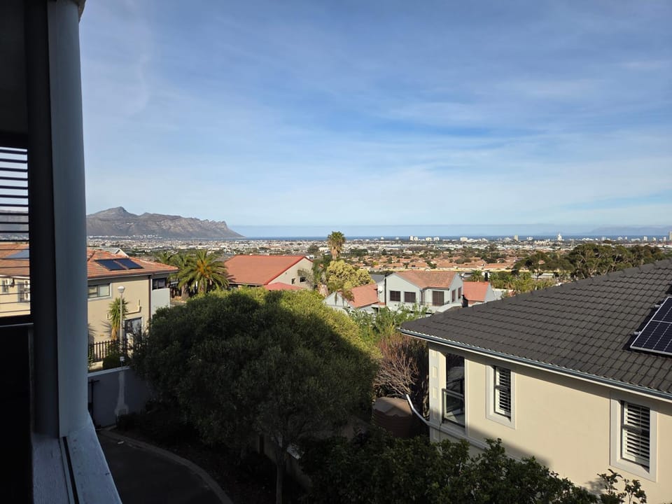 11 Milkwood,Hilltop Home, Panoramic Views & Braai Terrace House in Cape Town