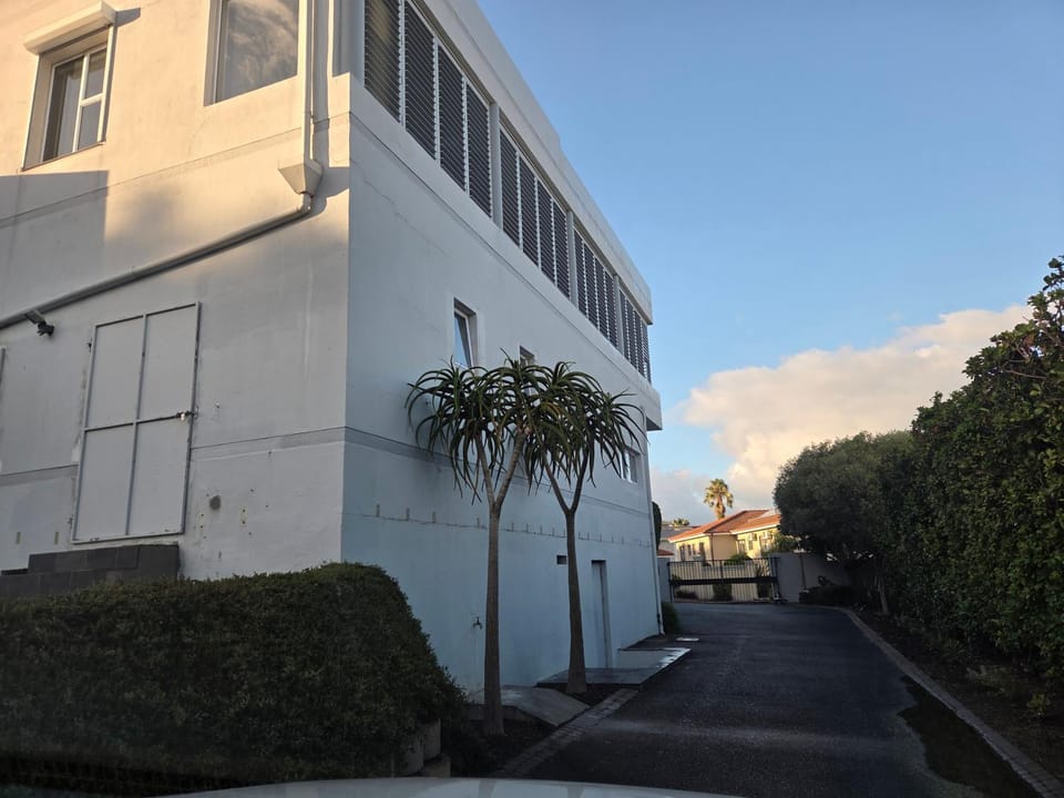 11 Milkwood,Hilltop Home, Panoramic Views & Braai Terrace House in Cape Town