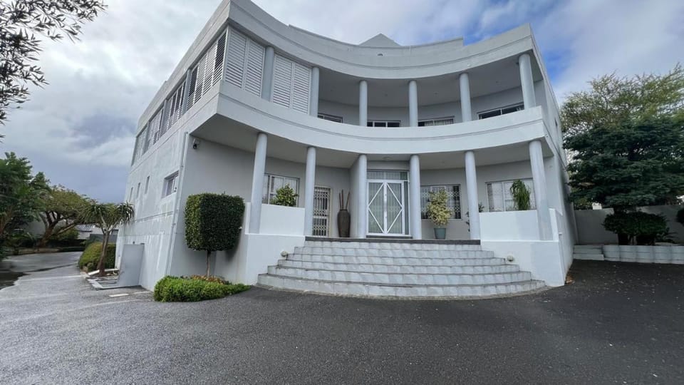 11 Milkwood,Hilltop Home, Panoramic Views & Braai Terrace House in Cape Town