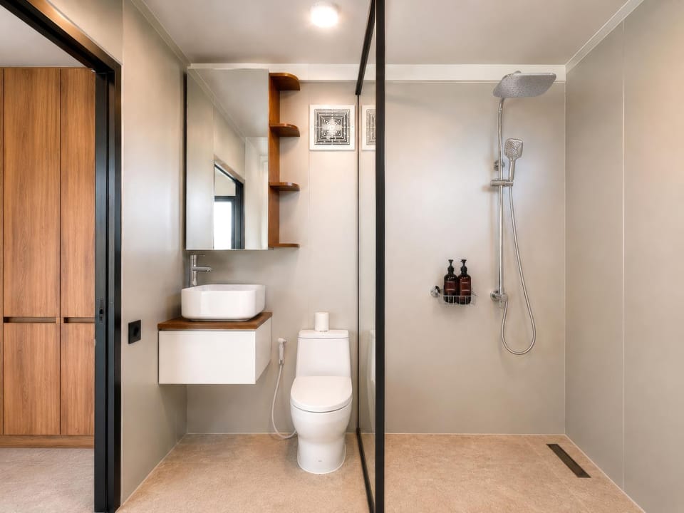 Shower, Toilet, Bathroom