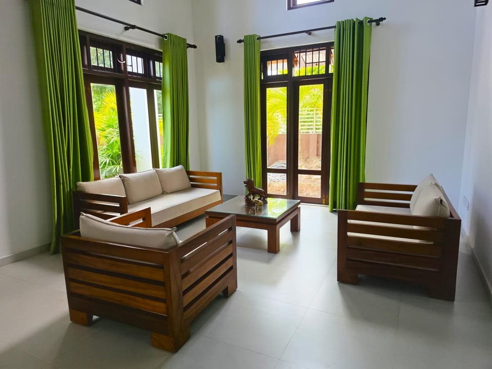 Patio, Balcony/Terrace, Living room, Seating area