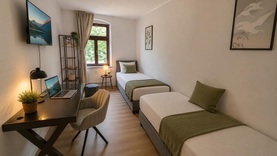 Bed, TV and multimedia, Photo of the whole room, Bedroom, internet
