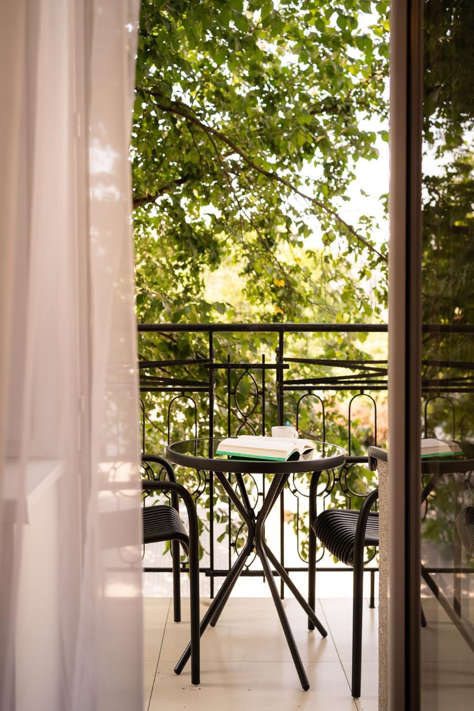 Spring, Day, Garden, View (from property/room), Balcony/Terrace, Garden view