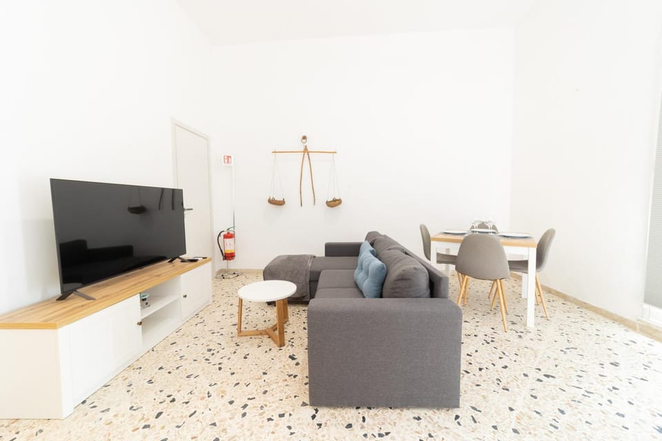 Communal lounge/ TV room, View (from property/room), Living room
