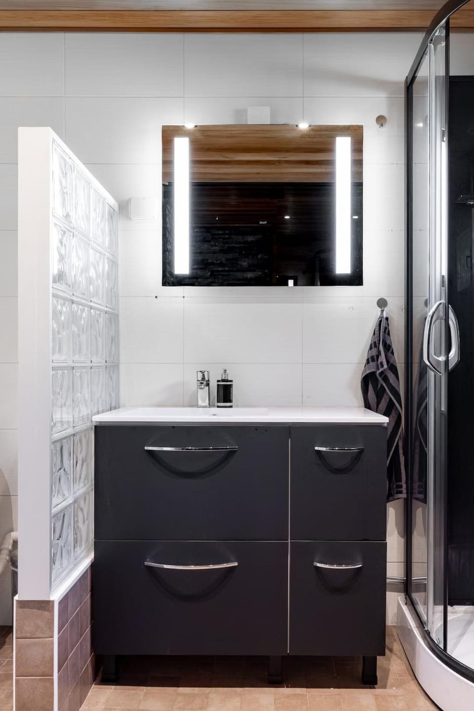Santa's Snow Villa, Private Sauna By Lapland Host Apartment in Rovaniemi