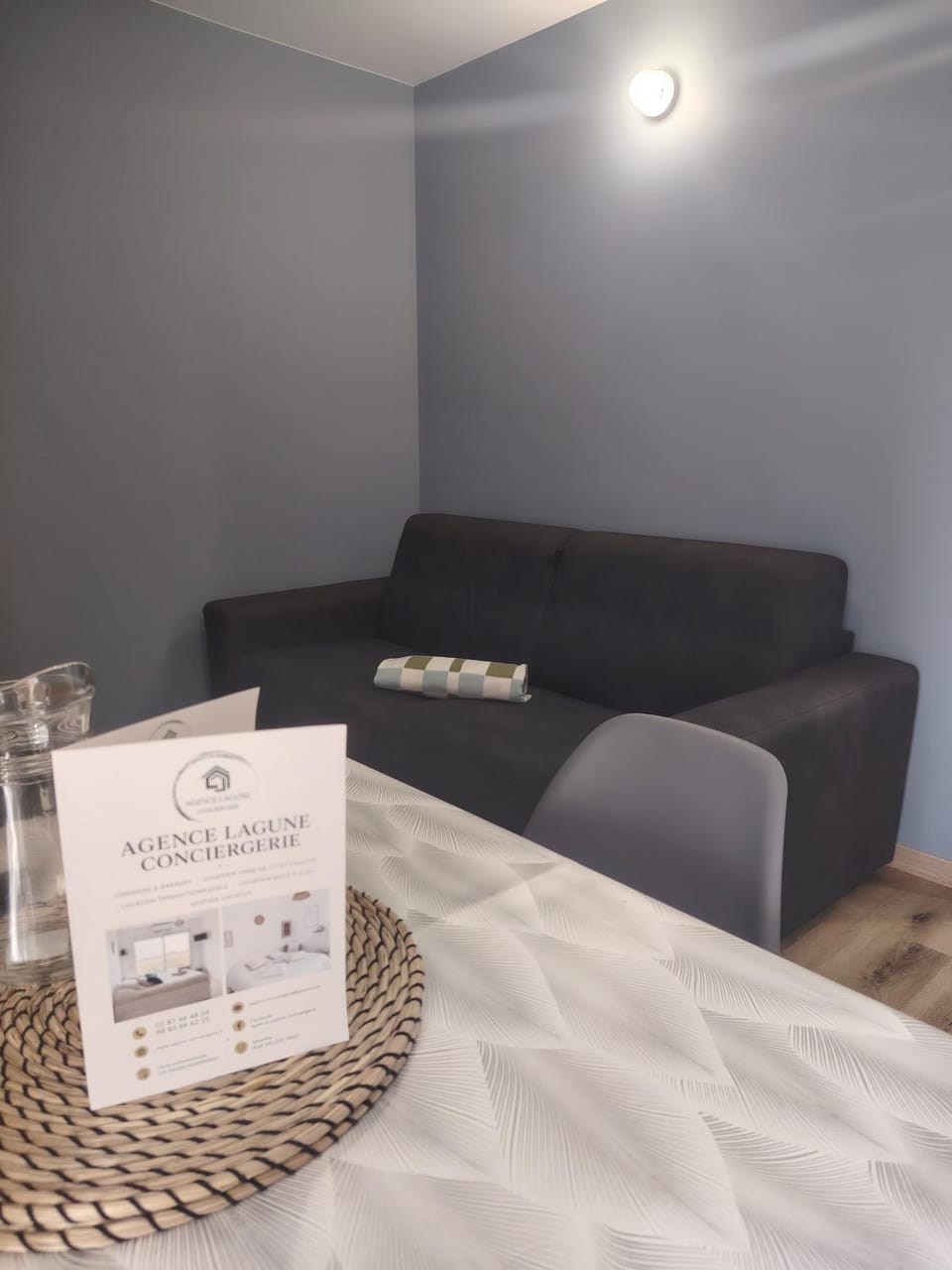 Bed, Living room, Seating area