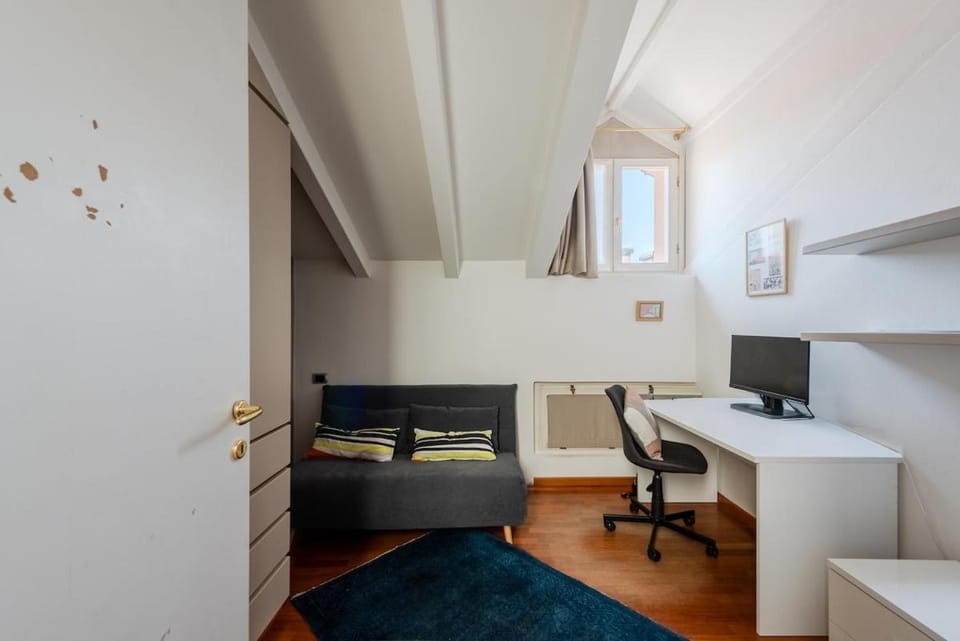 239sqm in Centro near Duomo with Garage and 12 Seats Apartment in Como