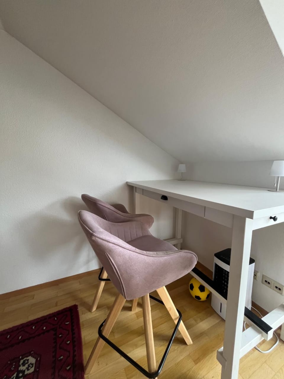 BuenaVista Loft - Sun-Filled Balcony & Park Views Apartment in Graz