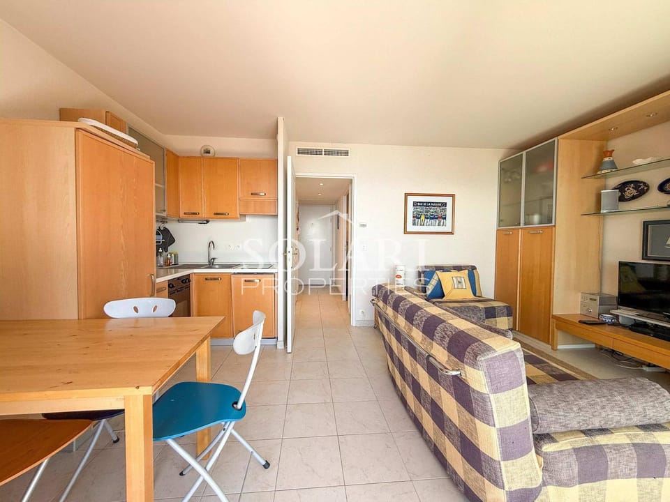 2P avec terrasse piscine et vue mer Apartment in Mandelieu-La Napoule