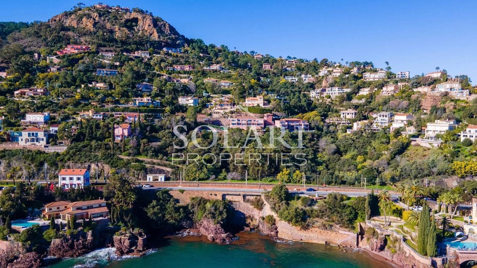 2P avec terrasse piscine et vue mer Apartment in Mandelieu-La Napoule