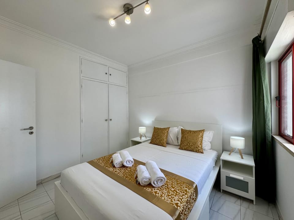 Bed, Bedroom