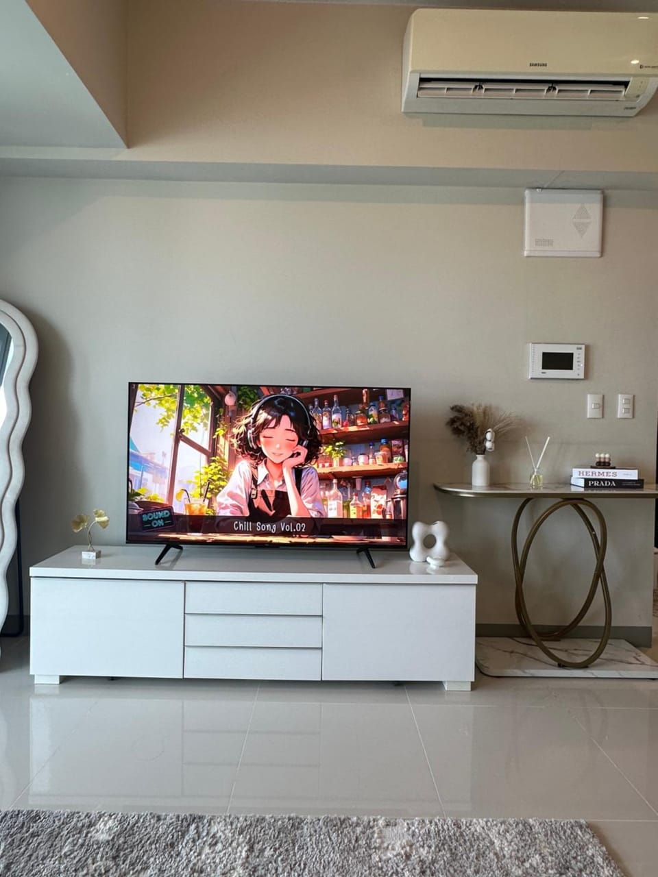 1Bedroom SuitesI3Beds with balcony City view in Uptown BGC Apartment hotel in Makati