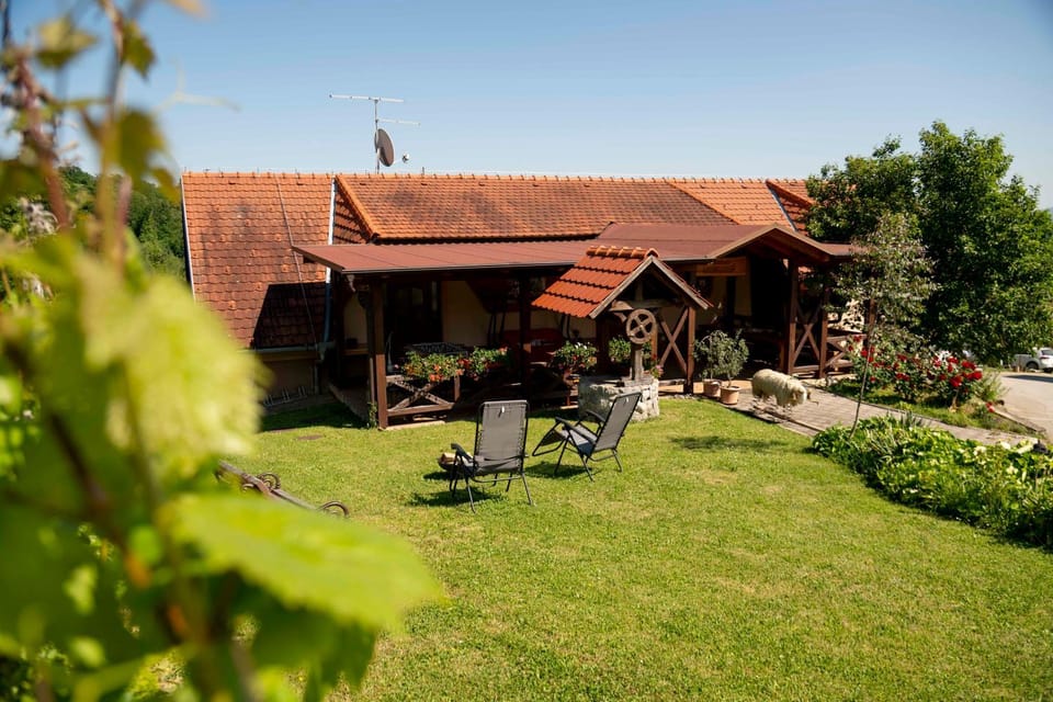 Tourist farm JAKLJEVIČ Farm Stay in Slovenia