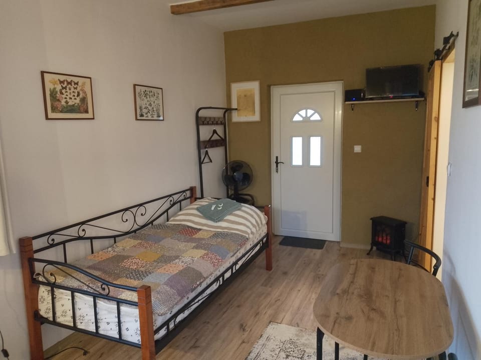 Folwark Miodobytek Farm Stay in Greater Poland Voivodeship