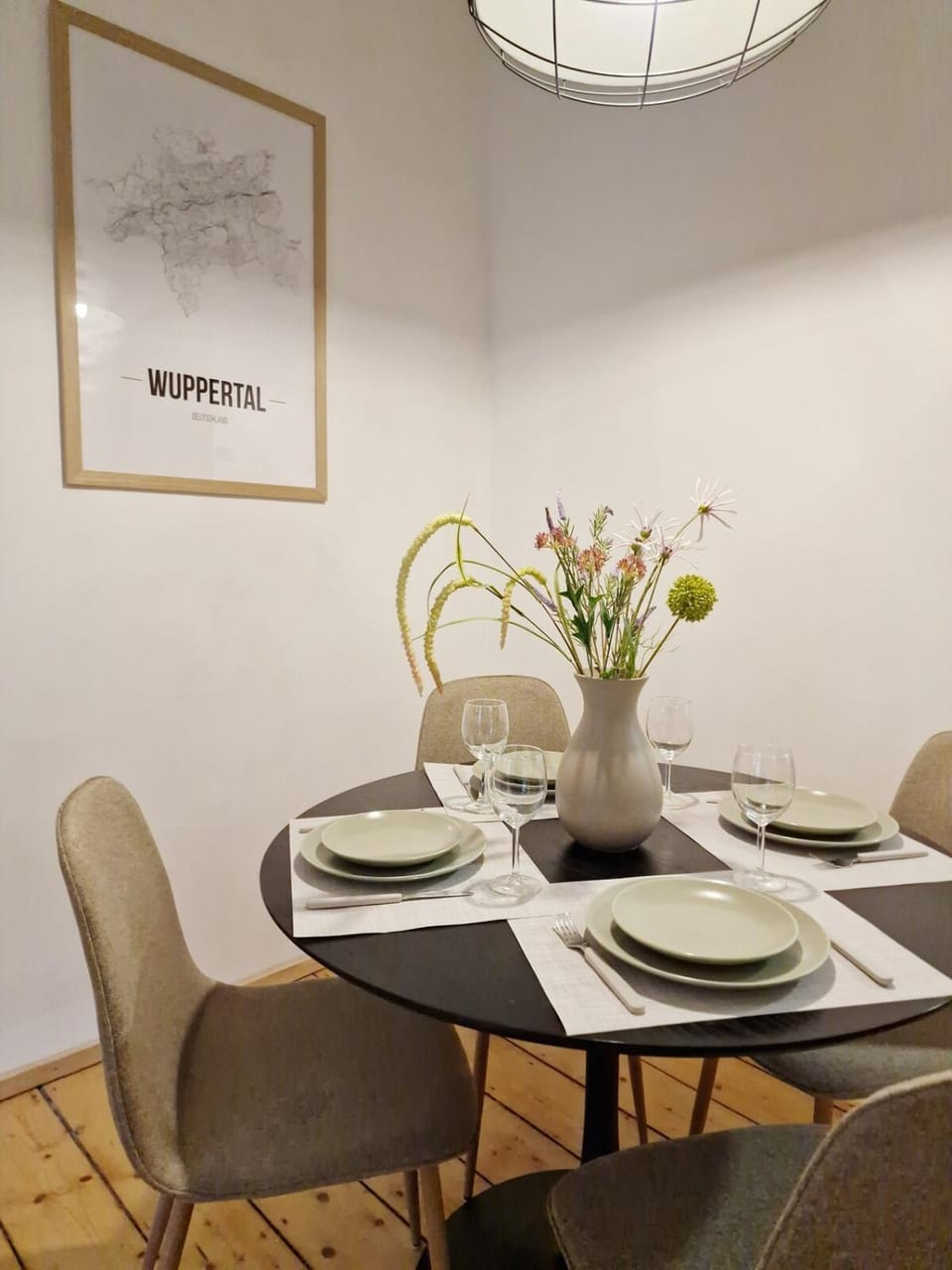 Dining area, Food