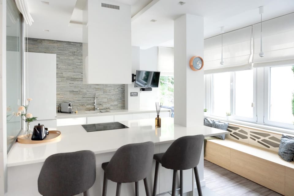 TV and multimedia, Kitchen or kitchenette, Seating area, Dining area