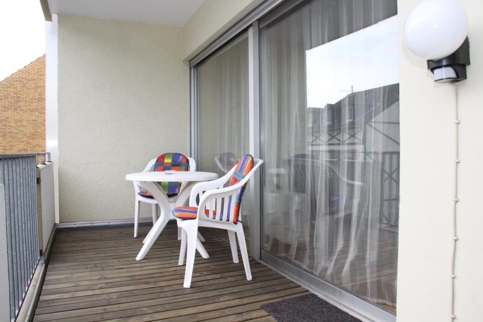 Balcony/Terrace, Decorative detail, Seating area