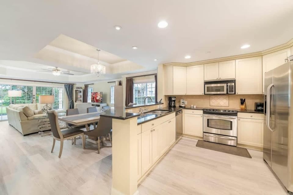 Dream vacation condo at resort close to Disney House in Osceola County