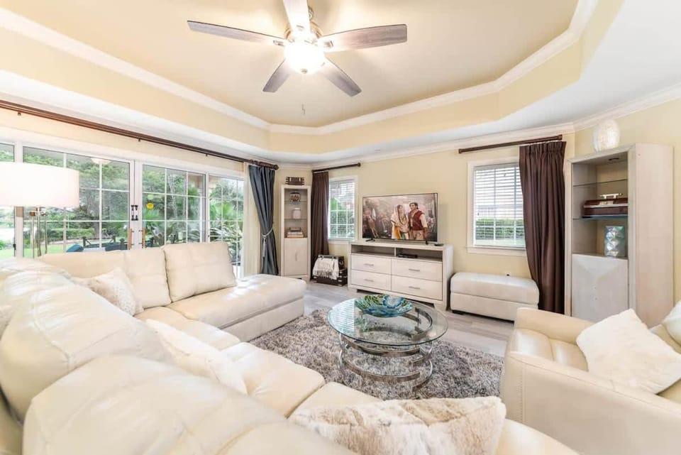 Dream vacation condo at resort close to Disney House in Osceola County