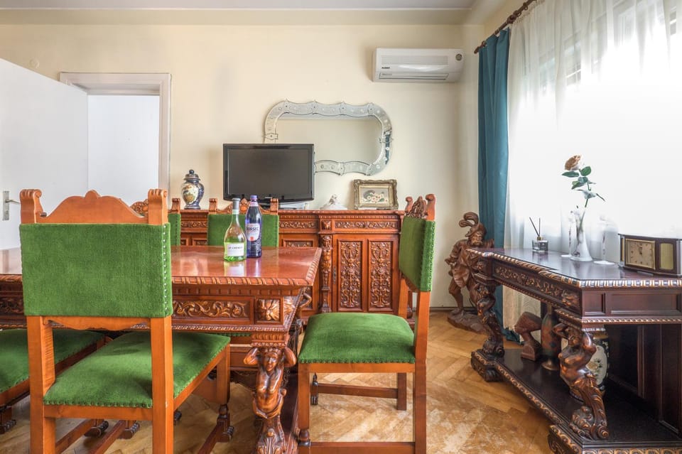 Grand Class Bucharest Apartment in Bucharest