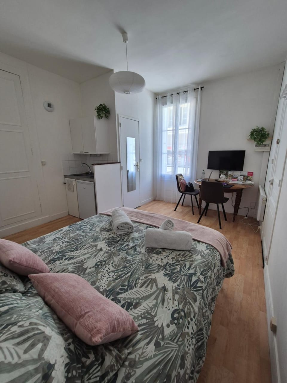 Photo of the whole room