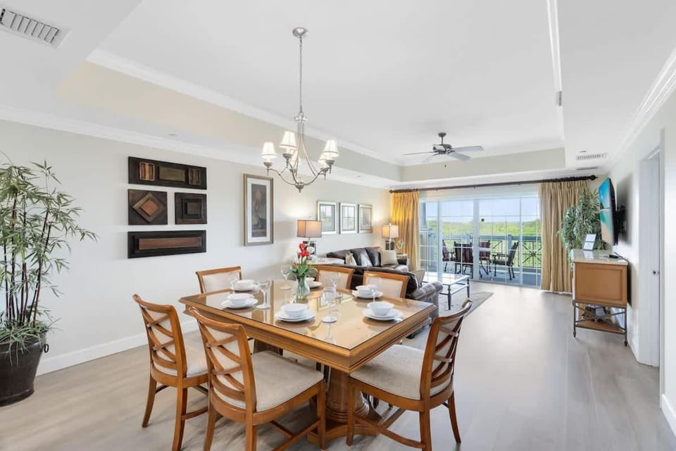 Terrific top-floor condo close to Disney with views House in Osceola County