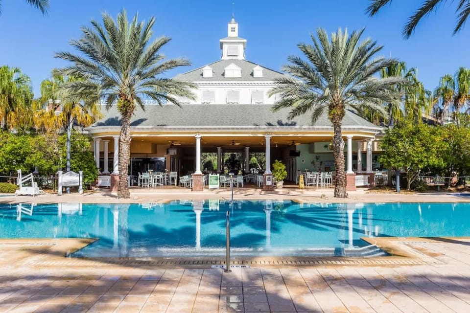 Terrific top-floor condo close to Disney with views House in Osceola County