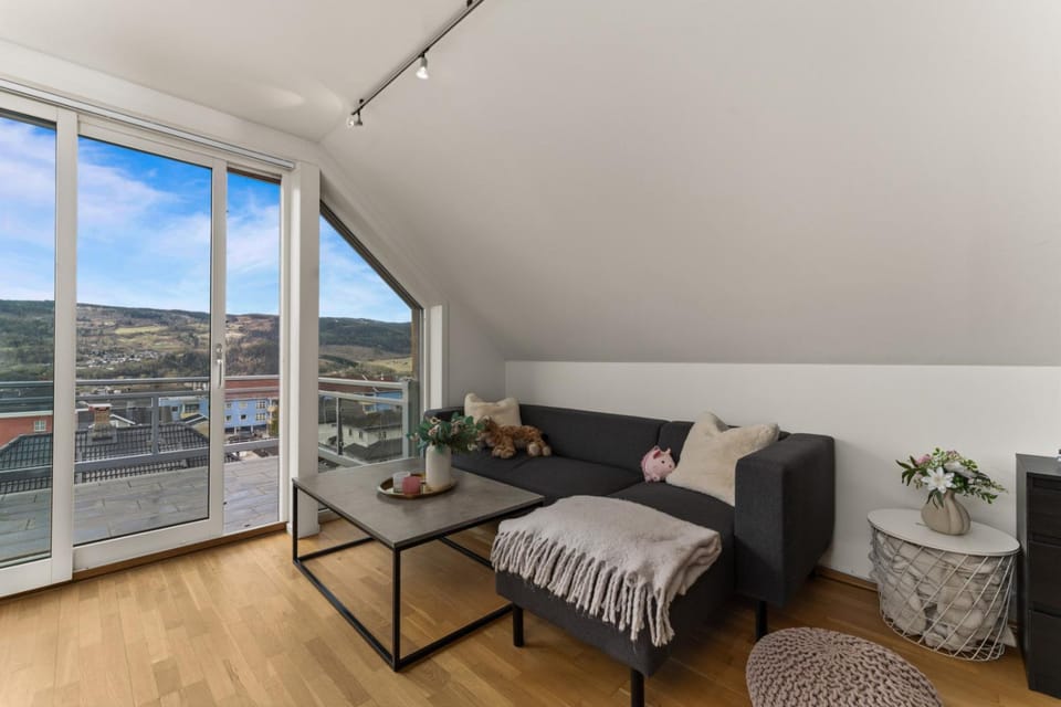 View (from property/room), Balcony/Terrace, Living room, Seating area