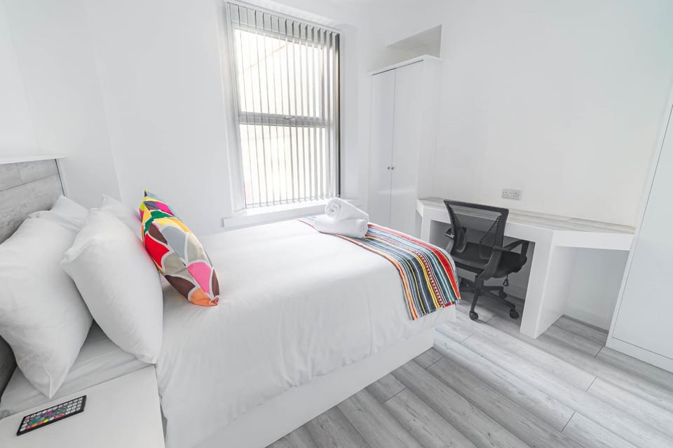 Spacious 6BR Home Near Swansea Centre House in Swansea