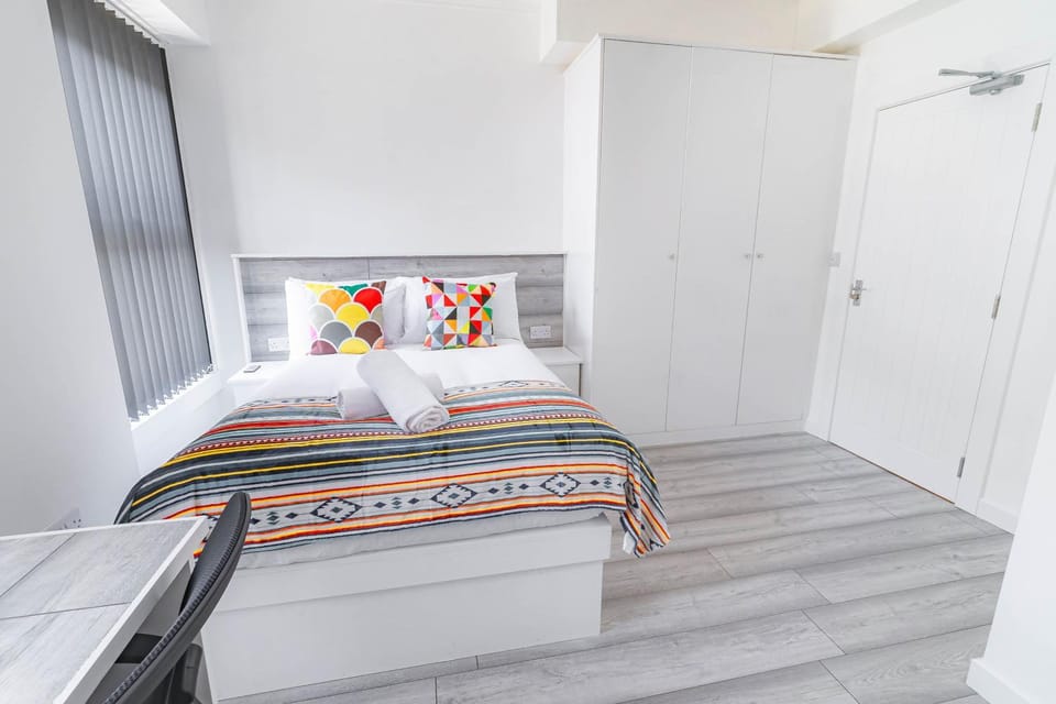 Spacious 6BR Home Near Swansea Centre House in Swansea