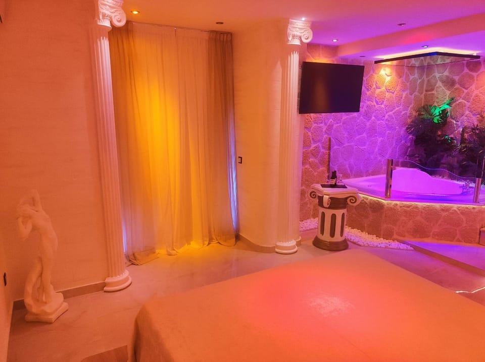 GLS Priamos Love hotel in South Athens