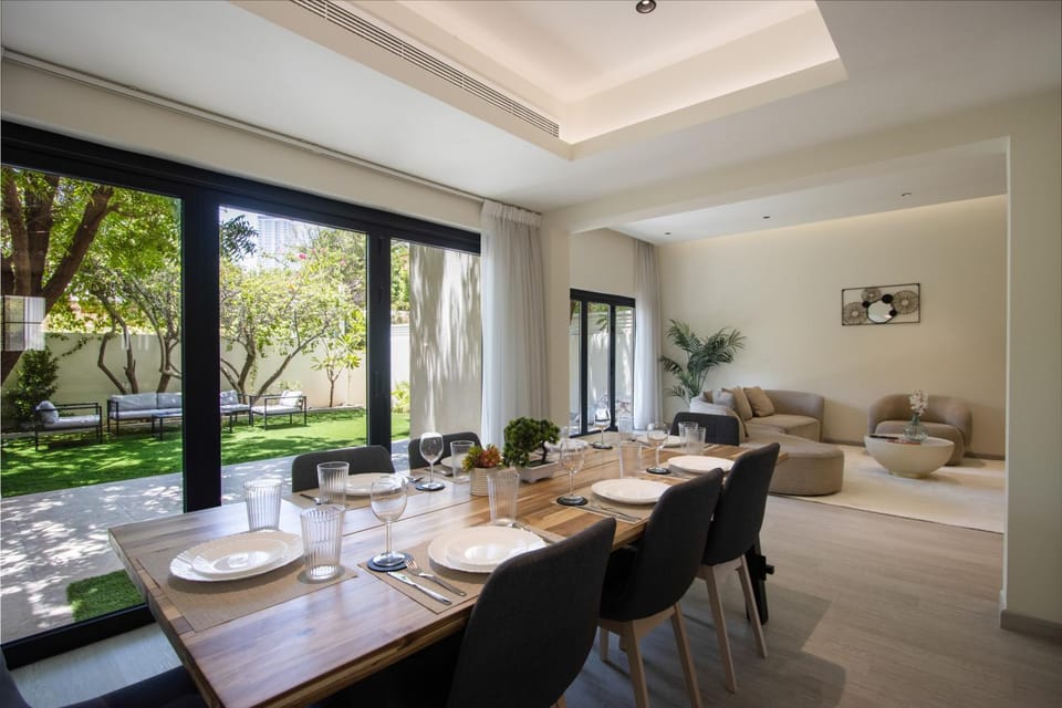 Living room, Dining area, Garden view