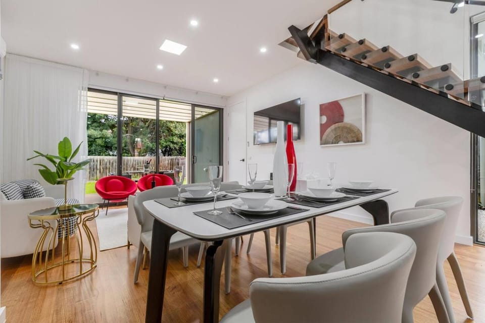 Spacious Home Near Williamstown Beach & CBD House in Williamstown