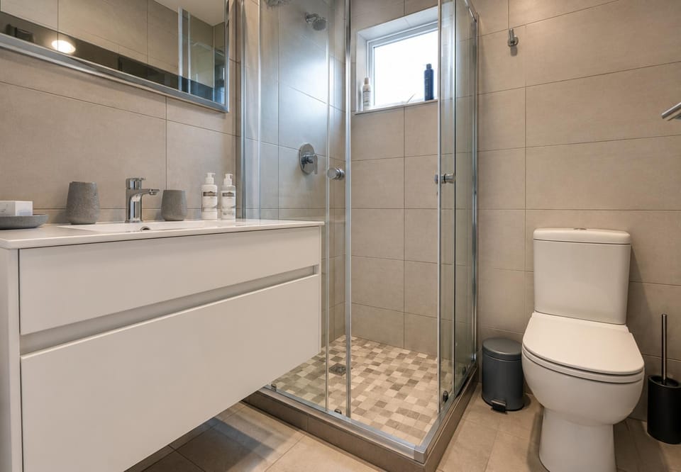 Shower, Toilet, Bathroom