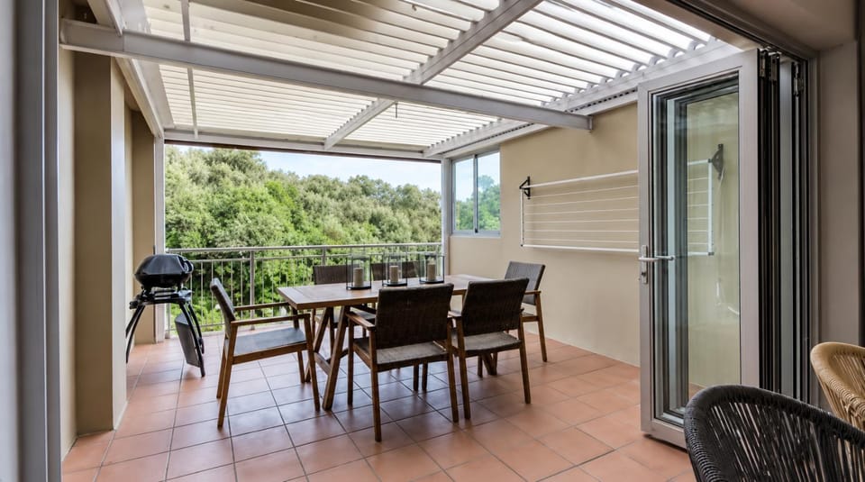 Patio, Garden, View (from property/room), Balcony/Terrace, Seating area, Dining area, Garden view