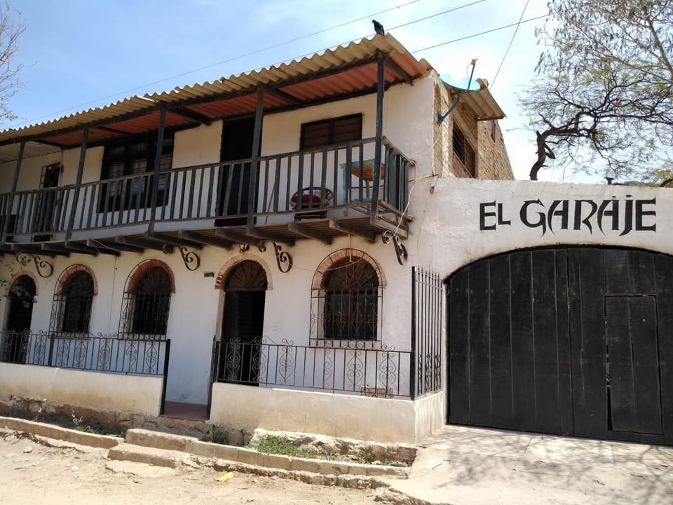 El Garaje Hostal Bed and Breakfast in Taganga